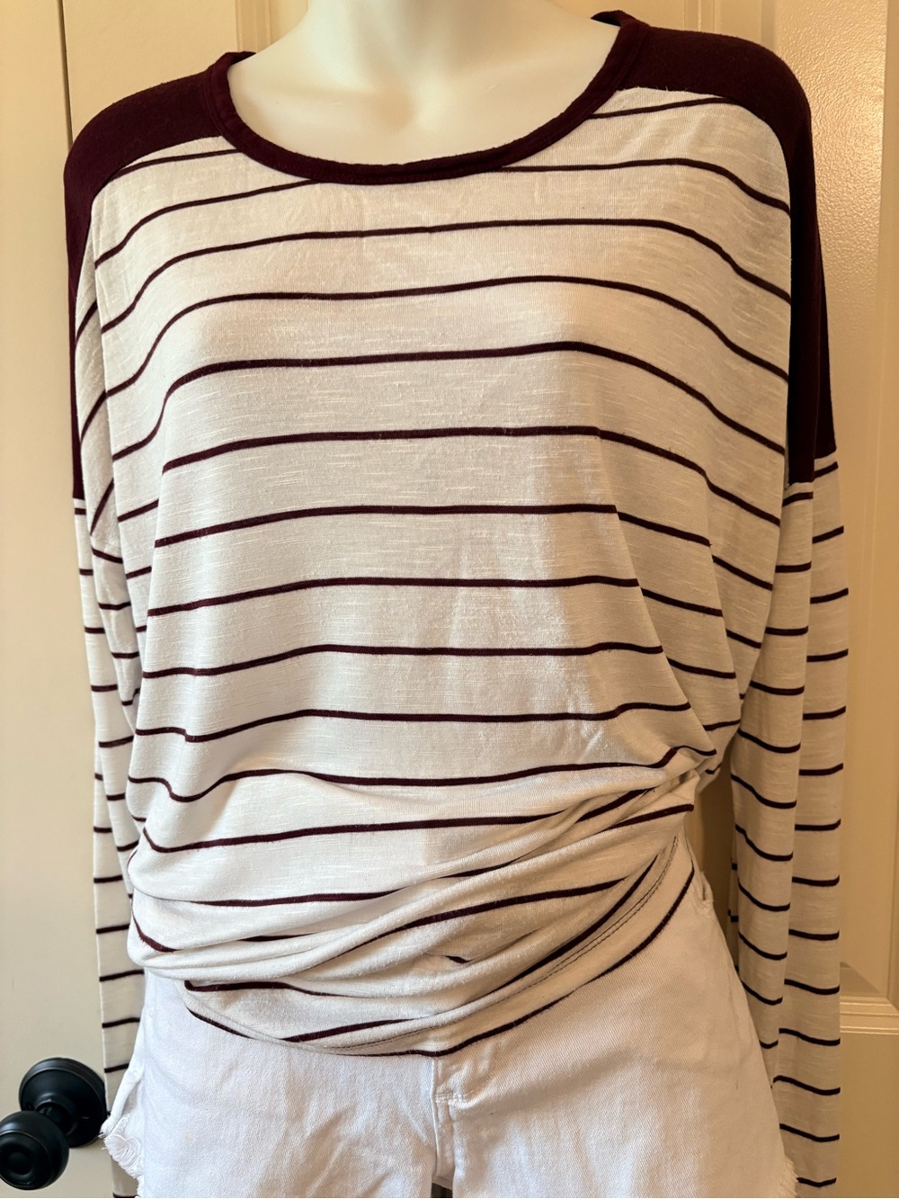 Striped boyfriend Top in Cream and Burgundy, old navy, Size M